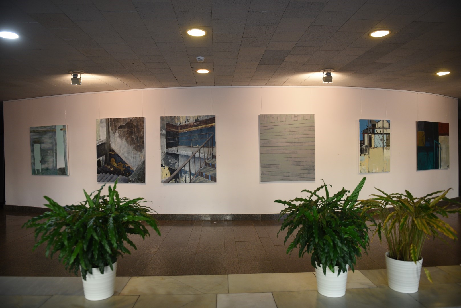 Panevėžio savivaldybėje atidaryta Daugpilio Marko Rothko meno centro kolekcijos paroda „Sienos: nuo minimalizmo iki detalės“.