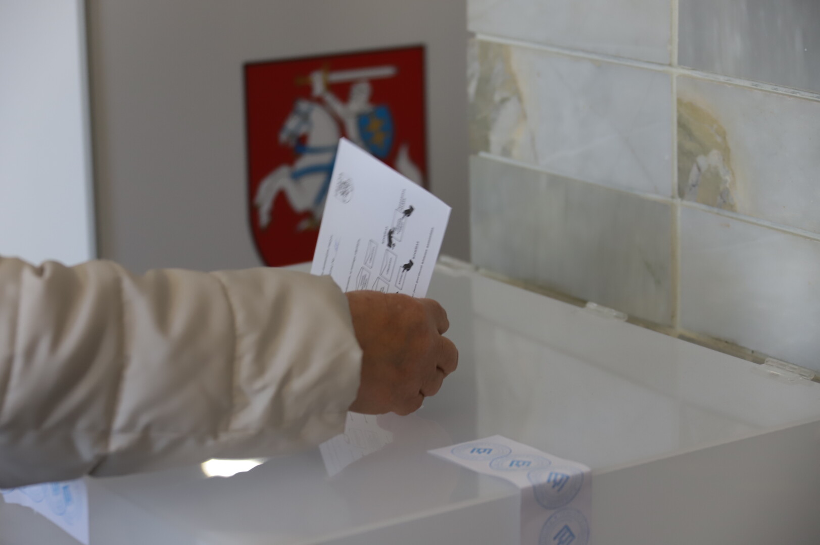 Vyriausioji rinkimų komisija, patikrinusi panorusiųjų kandidatuoti į savivaldybių tarybų narius dokumentus, išbraukė penkiolika siekusiųjų patekti į Panevėžio valdžią.