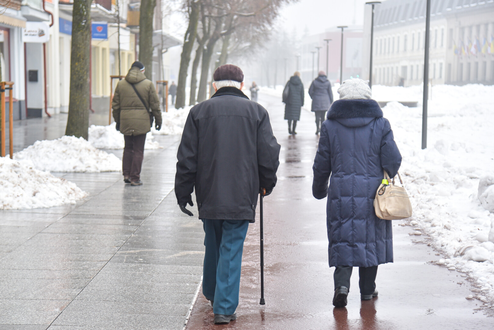 Pasigirdusios kalbos apie pensinio amžiaus ilginimą iki 72 metų sukėlė didžiulį ažiotažą. Nors kol kas tai tik matematiniai Europos Komisijos skaičiavimai, „Sodros“ biudžetui ateityje prognozuojama gili duobė.