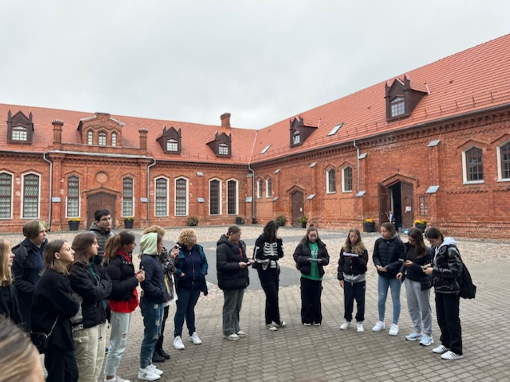 2021–2023 m. m. Panevėžio Mykolo Karkos pagrindinėje mokykloje buvo vykdomas programos „Erasmus + KA1“ pagrindinio veiksmo bendrojo ugdymo mobilumo projektas „Road to History“.
