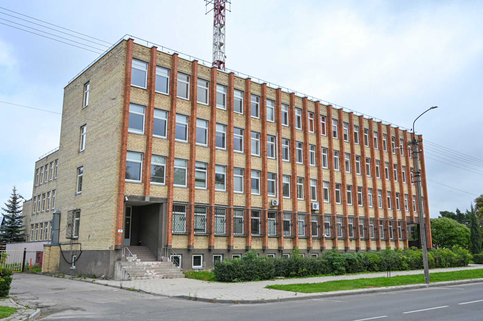 Daug dešimtmečių policijos tvirtove buvęs pastatas Panevėžyje, Tulpių gatvėje, atsidurs ant prekystalio.