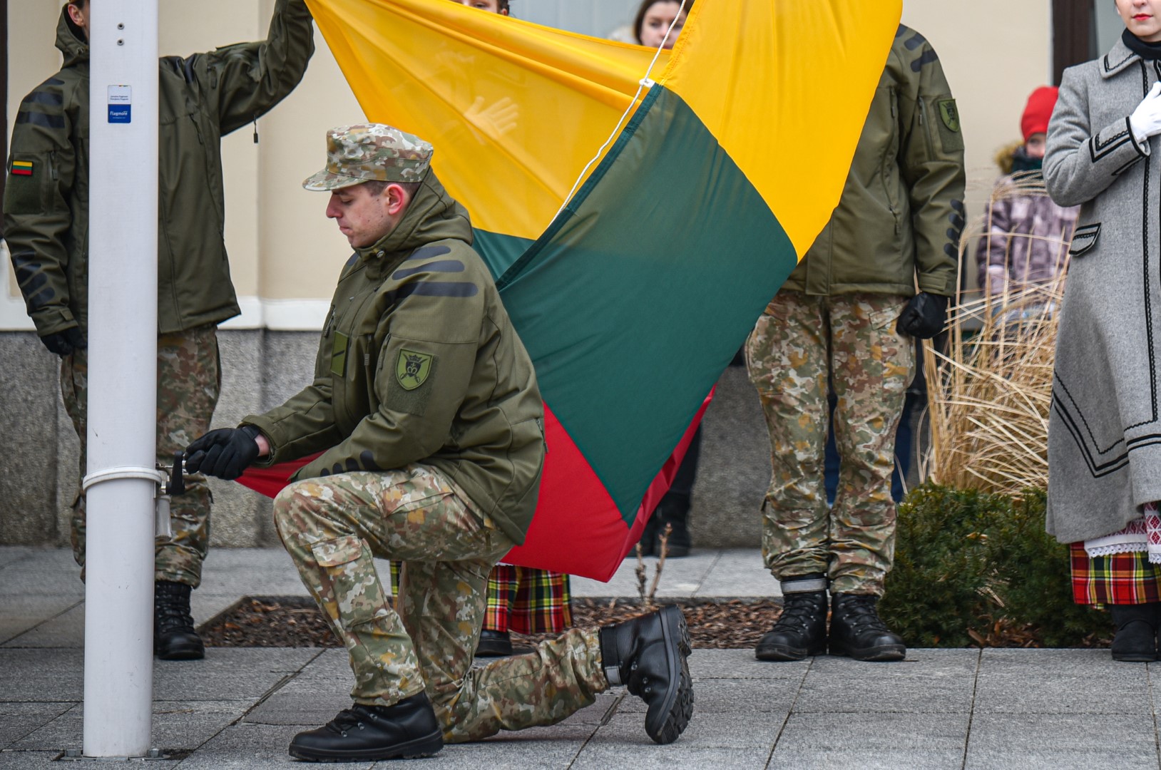Į Lietuvos kariuomenės paskelbtą šiųmetį šauktinių sąrašą įtraukta per 27 tūkst. 18–23 metų jaunuolių. Iš viso šiemet į tarnybą pašaukti planuojama 3 845-is.