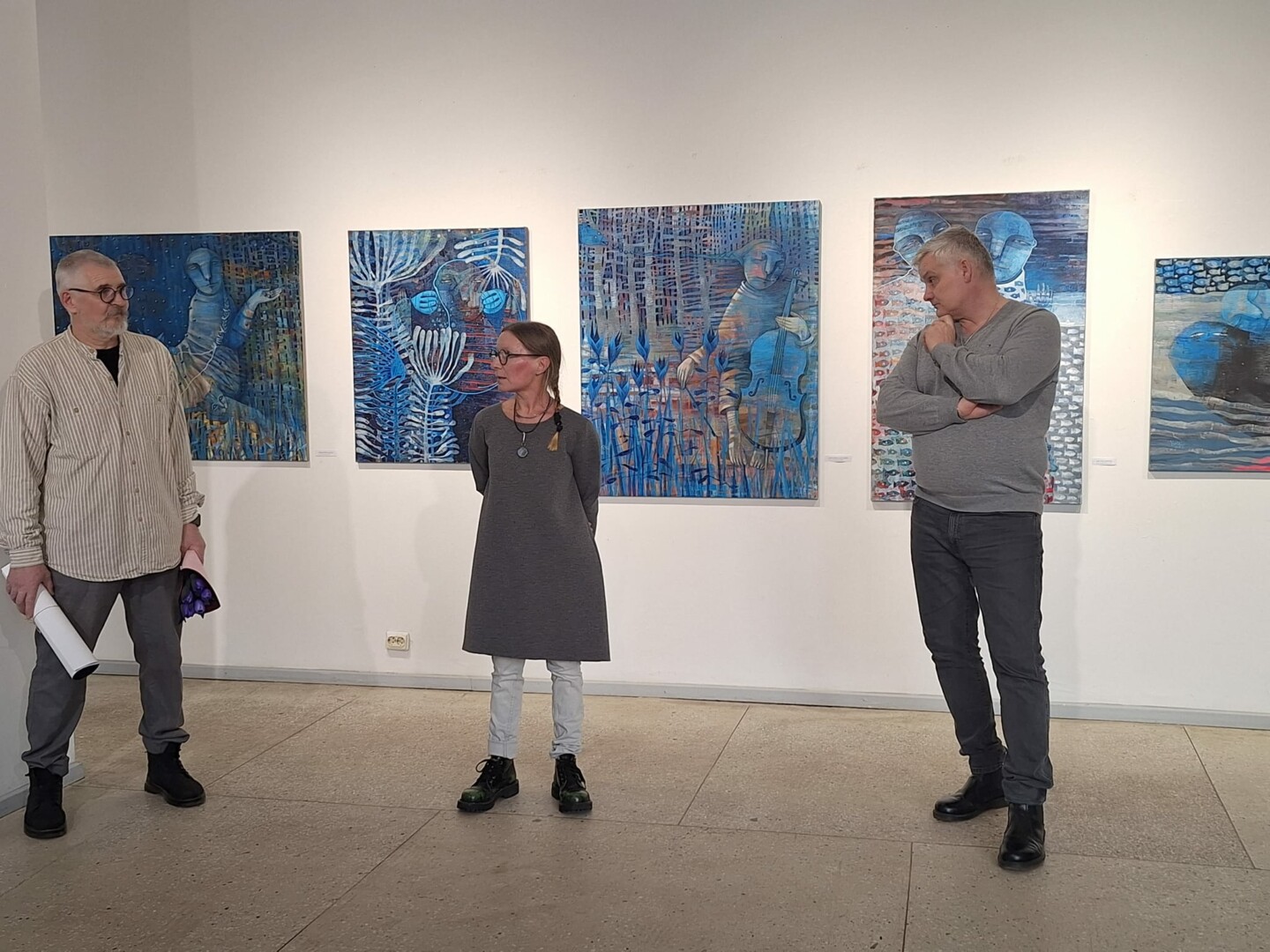 Tapybos darbų parodą „Iš mėnulio šviesos ir žolės einanti“ Panevėžio centre veikiančioje galerijoje „Galerija XX“ pristatanti Jolita Česonytė – reta viešnia galerijose.