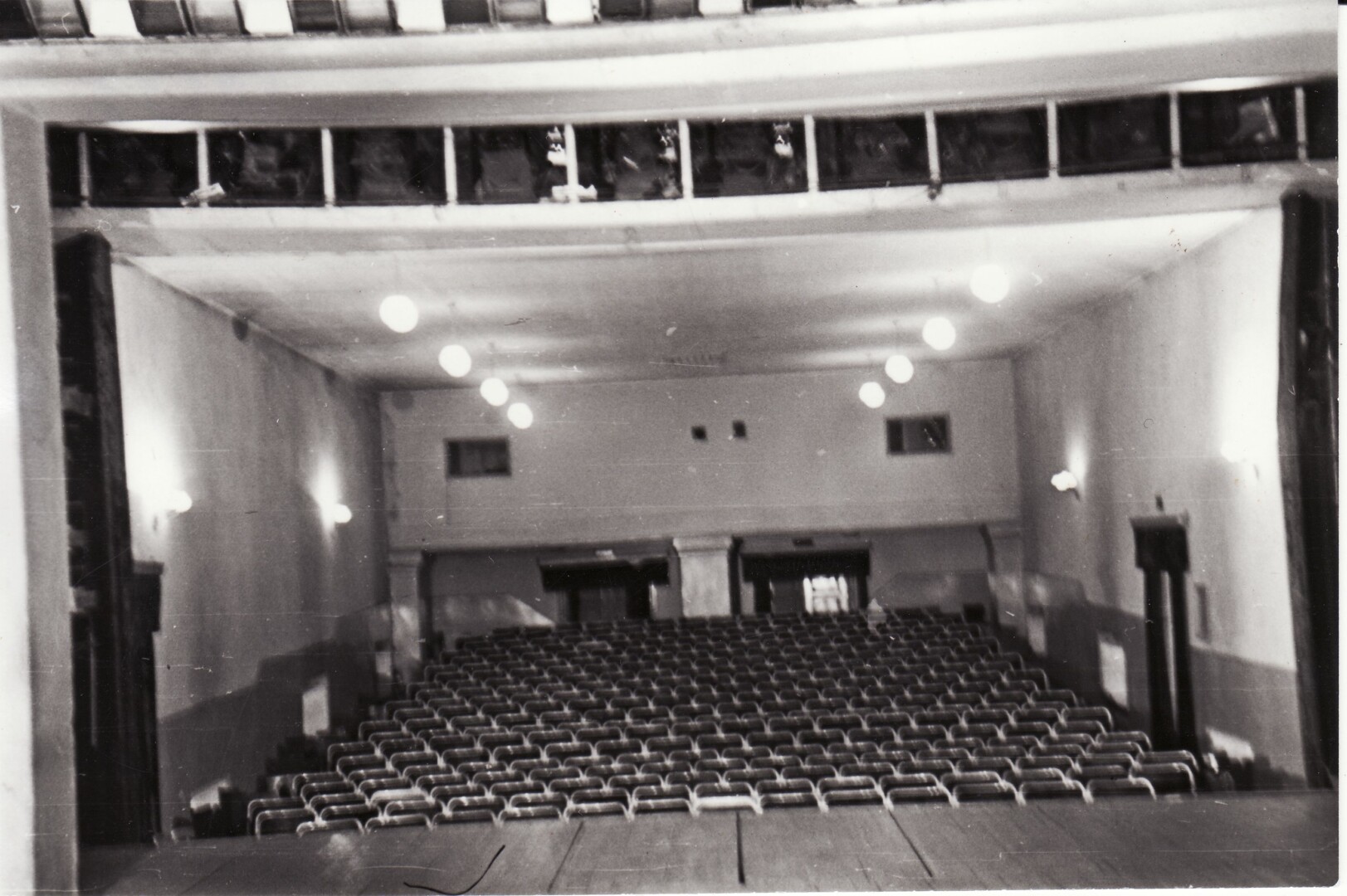 Senojo teatro salė. Vaizdas iš scenos. PAVB fondų nuotr. 