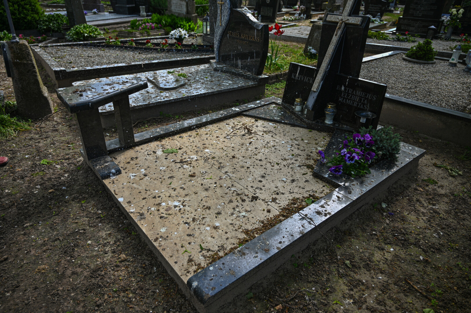Taip atrodo apdergtos Smilgių miestelio kapinės. P. ŽIDONIO nuotr.