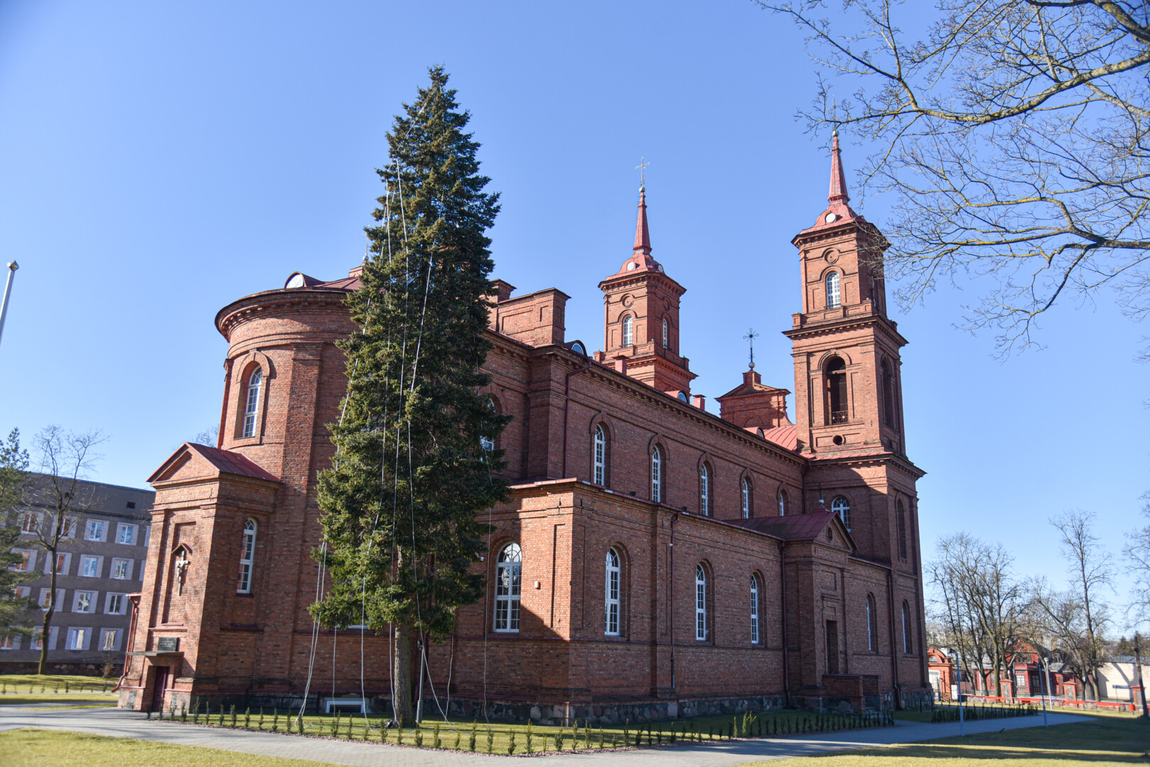 Kalėdojimas, į kurį nemažai kunigų susiruošia artinantis Kalėdoms, kilęs iš papročio apsikeisti dovanomis.