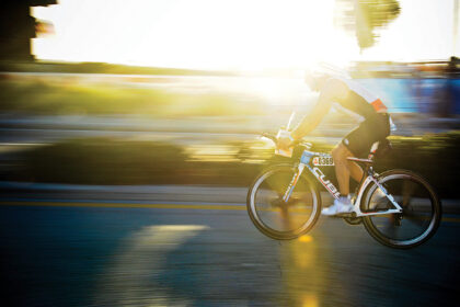 Kuri sporto šaka šiandien suteikia daugiausia naudos ir pasitenkinimo? Atsakymo į šį klausimą kartu su sporto šakų entuziastais ieško Andrius Matuliauskas