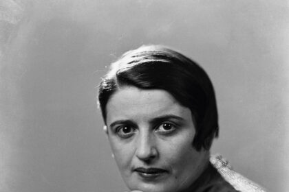 Iki šiol Lietuvoje menkai težinoma amerikiečių rašytoja ne tik paklojo objektyvizmo filosofijos pamatus, bet ir pateikė sėkmės receptų ne vienai įmonei