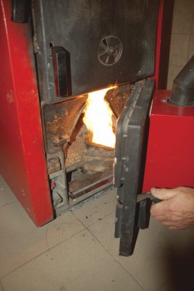 Kieto kuro katilo degiklis