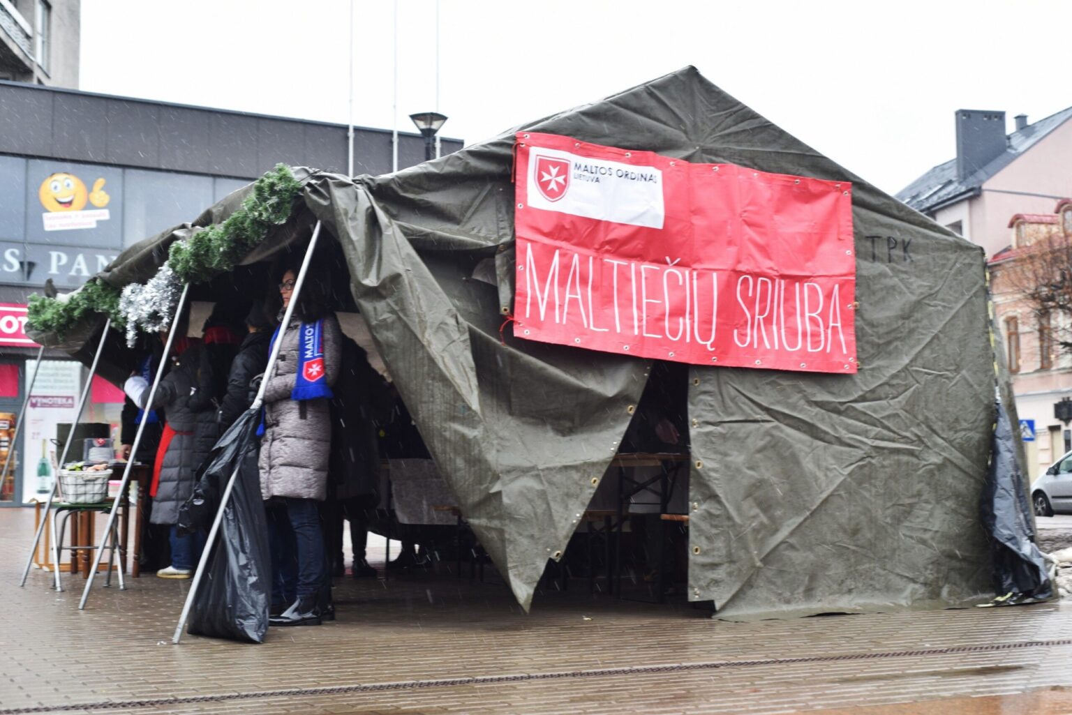 Prieš didžiąsias metų šventes žmonių širdys prisipildo gerumo, atsiranda noras pasirūpinti ne tik savimi, bet ir šalia esančiuoju.
