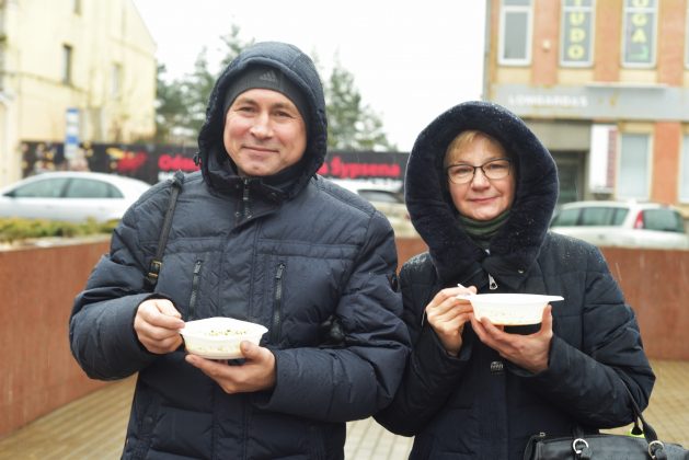 Rimanta ir Gintaras pripažino, kad į miesto centrą tą dieną ėjo tik tam, kad galėtų paaukoti vargstantiems.