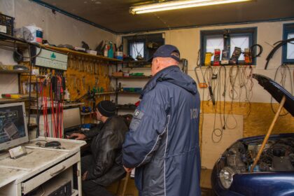 Nelegalus darbas – vis dar aktuali problema. Valstybinė darbo inspekcija, tikrindama įmones, randa įvairių pažeidimų.