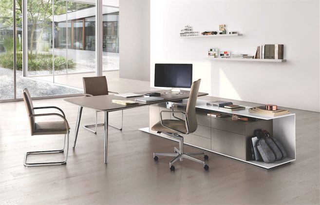 „Walter Knoll“ sukūrė elegantišką ir funkcionalią darbo vietą „Keypiece“, pritaikytą tiek pavienio asmens darbui, tiek darbui intensyvių diskusijų grupėje. Šį gaminį jau galima pamatyti ir įsigyti „Būsto harmonijos“ salonuose.