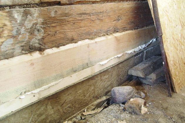 Tinkamai pakeisti sutrūnijusias statinio konstrukcijas moka vis mažiau meistrų. Iš pirmo žvilgsnio nedidelė klaida gyvenimo kokybę lengvai gali apversti aukštyn kojomis.