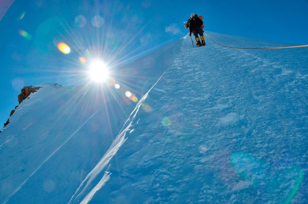 Vinsono kalnas „Septynių viršukalnių“ iššūkį priėmę alpinistai siekia įkopti ir į aukščiausią Antarktidos viršukalnę – Vinsono kalną.
