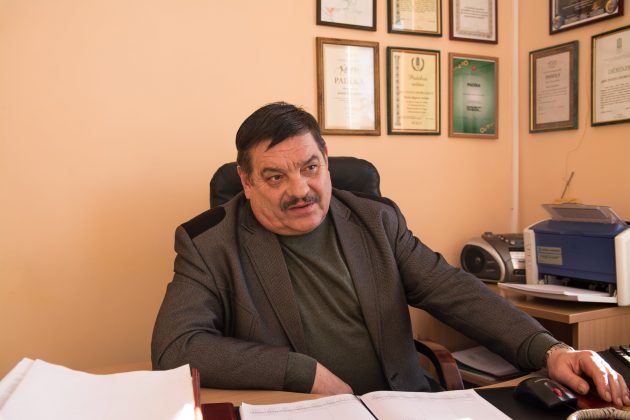 Raguvos seniūnui Juozui Skorulskiui gaila nuo darbdavių nukentėjusių gyventojų, bet padėti jiems niekuo negali.