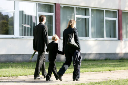 Kūrybiškumas, originalių bei vertingų idėjų turėjimas dažniausiai ateina matant pasaulį atrandančiomis vaiko akimis.