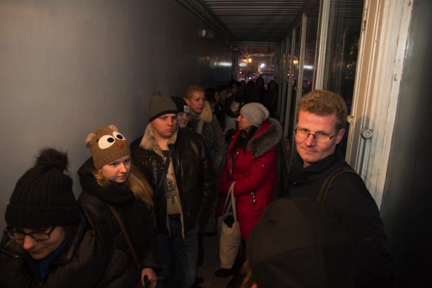 S. Činga rado nemažai žmonių, tačiau eilė tirpo gana greitai ir prašymas buvo paduotas kiek po aštuonių.