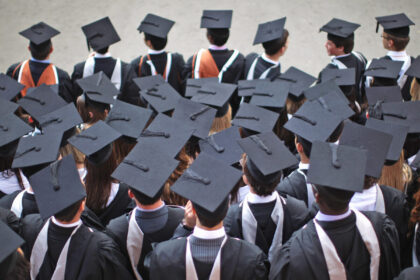 Jauni žmonės nevažiuoja studijuoti į mažus miestus ar miestelius. Žodis „provincija“ įgauna vis niūresnę prasmę, o greitų sprendimų kol kas nematyti.