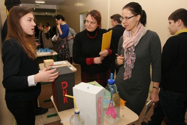 Aštuntokų projektų pristatymų vakaras.