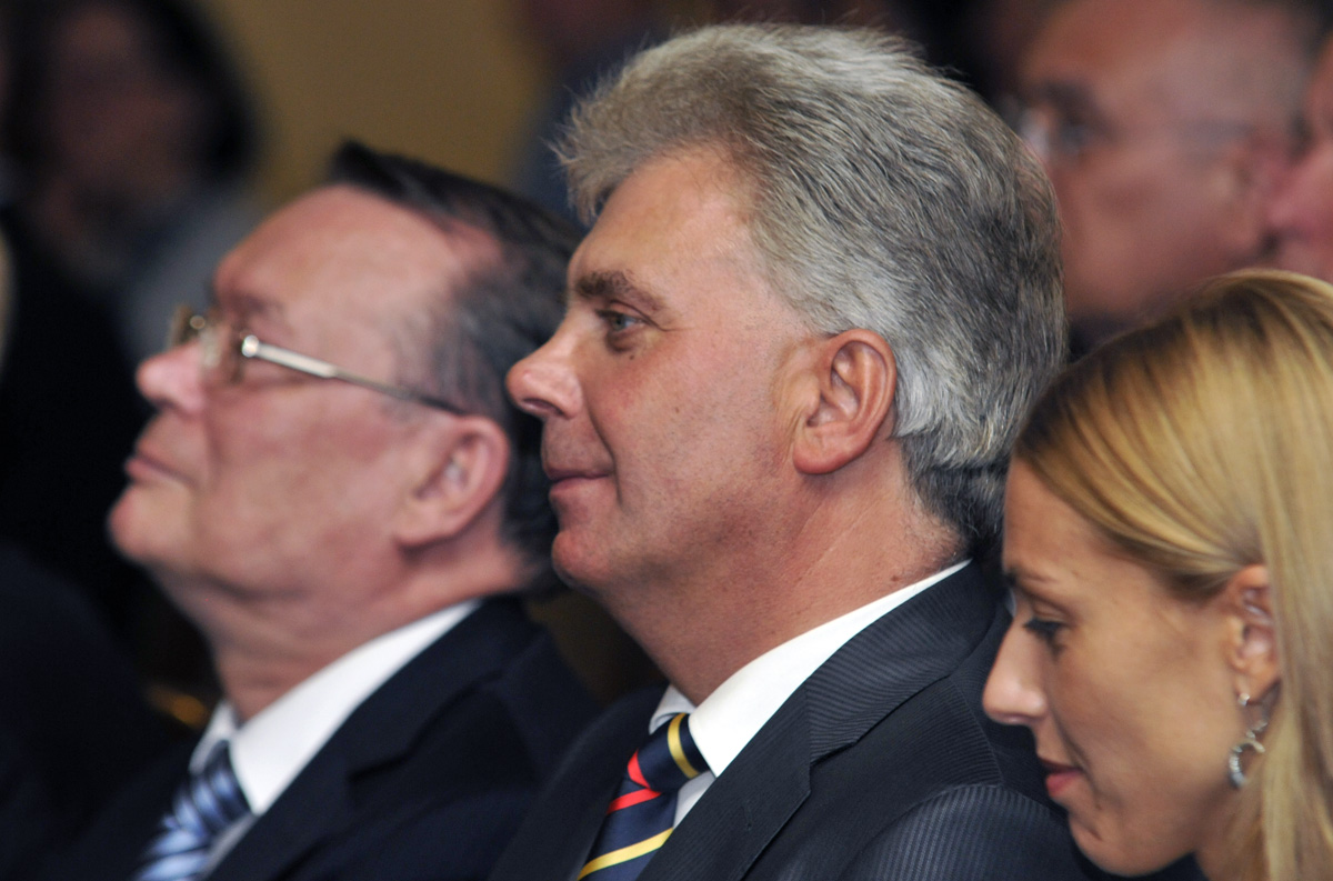 Teismui perduota baudžiamoji byla, kurioje Utenos rajono meras socialdemokratas Alvydas Katinas kaltinamas piktnaudžiavimu tarnyba ir prekyba poveikiu