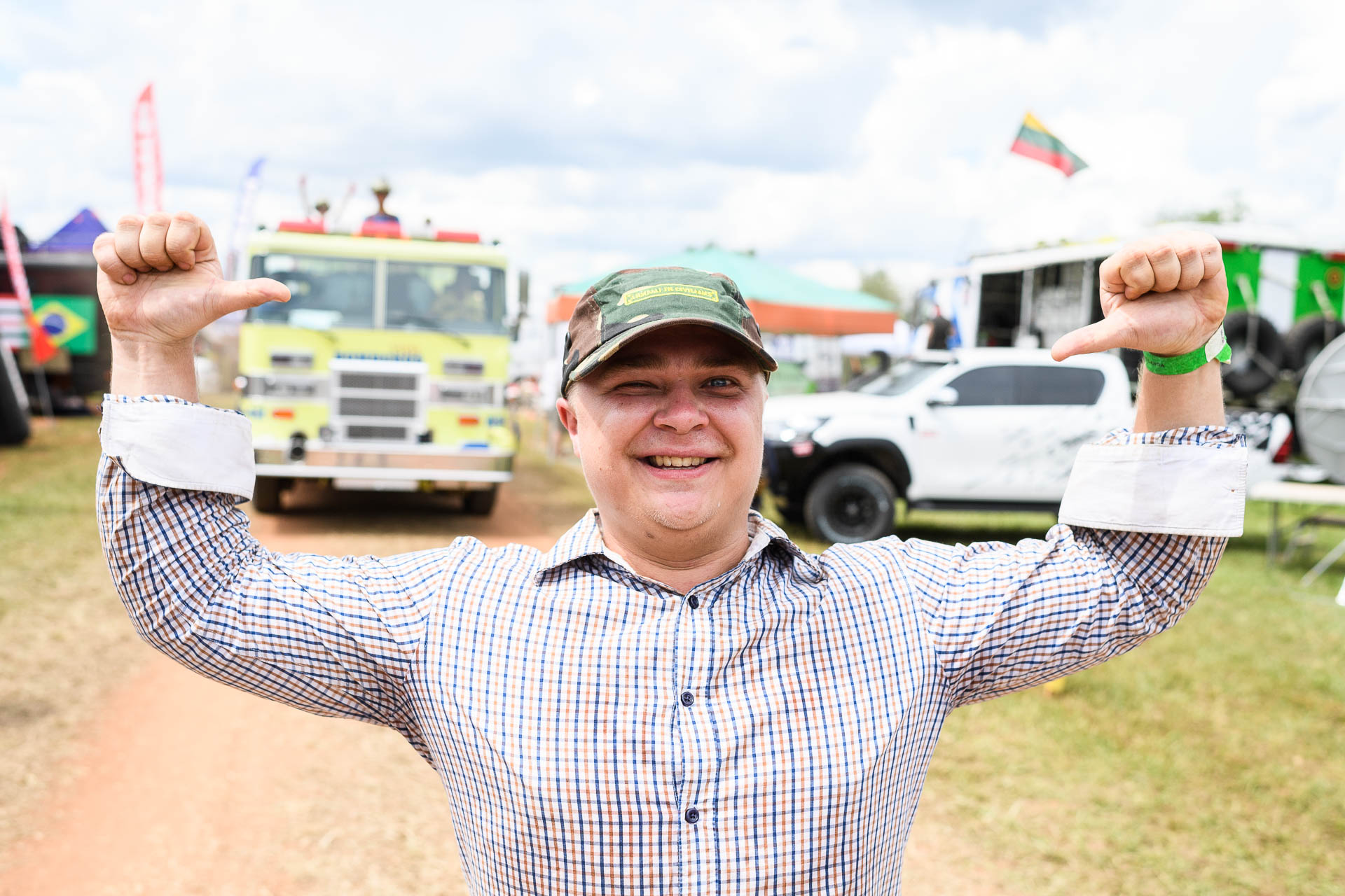 Dažnai žiniasklaidos ir komunikacijos darbuotojai Dakaro ralyje miegoti eina paskutiniai ir keliasi pirmieji. 