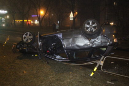 Trečiadienio vakarą tvyrant rūkui Panevėžyje nestigo eismo įvykių – taip pat ir vertų nuotykių filmo scenarijaus. Laimė, juose niekas rimtai nenukentėjo.