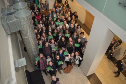 „Jaunųjų kūrėjų almanache“ šiais metais moksleivių buvo kaip niekad gausu, o geriausieji džiaugėsi „Sidabrinio Nevėžio“ statulėlėmis.