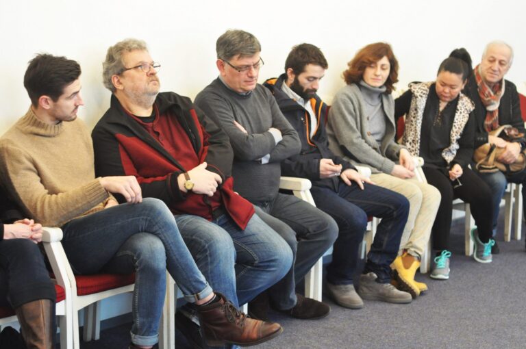 Juozo Miltinio dramos teatras pristato spektaklį pagal gruzinų klasiko Avksentijaus Cagarelio pjesę „Chanuma“.