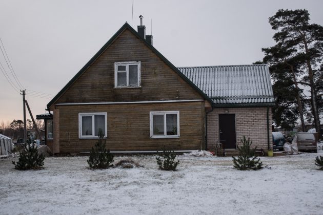 J. Lukoševičienė paruošė raštą, kuriuo iš jai priklausančio namo sodyboje žada iškraustyti seniai čia gyvenusią seserį.