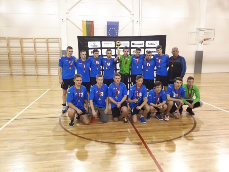 Vasario 16 d. Alytuje pasibaigė 2016-2017 m. Lietuvos rankinio federacijos (LRF) taurės vaikinų varžybos, kuriose jėgas išmėgino 9 komandos iš Alytaus, Varėnos, Klaipėdos, Vilniaus, Šiaulių, Pasvalio, Panevėžio, Molėtų ir Utenos.