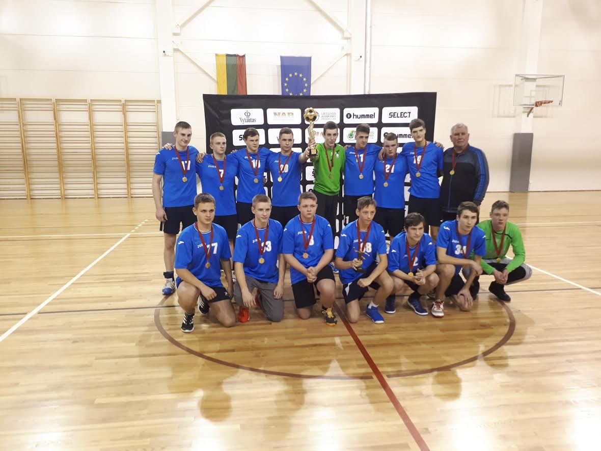 Vasario 16 d. Alytuje pasibaigė 2016-2017 m. Lietuvos rankinio federacijos (LRF) taurės vaikinų varžybos, kuriose jėgas išmėgino 9 komandos iš Alytaus, Varėnos, Klaipėdos, Vilniaus, Šiaulių, Pasvalio, Panevėžio, Molėtų ir Utenos.