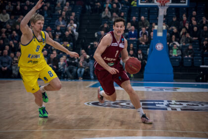 Naudingiausiu praėjusios savaitės LKL krepšininku išrinktas 193 cm ūgio Panevėžio „Lietkabelio“ gynėjas Benas Madgenas, kuris jau trečią kartą sezone pakartojo asmeninį rezultatyvumo rekordą.