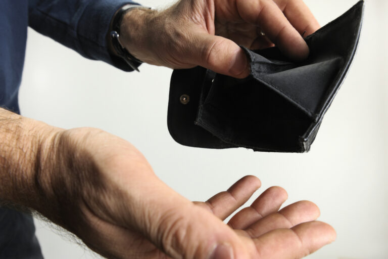 Per ilgapirščius prarado ne tik pinigus