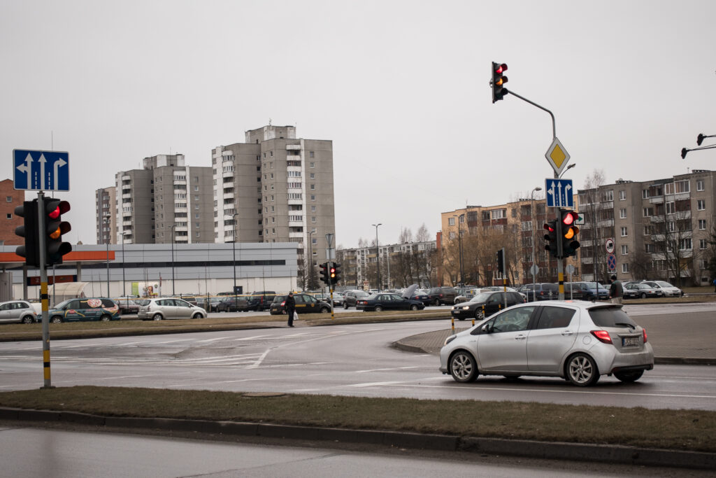 Iki balandžio 1-osios mieste nebeliks avariniu režimu veikiančių – geltona spalva mirksinčių šviesoforų.