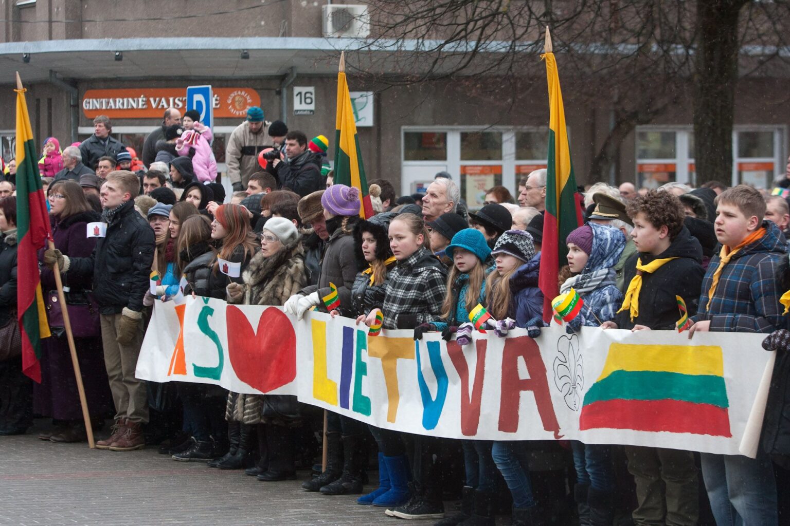 Minint Lietuvos valstybės atkūrimo dieną Panevėžyje renginių tikrai netrūks: bus galima apsilankyti minėjime, įvairiose parodose, Manto Jankavičiaus koncerte.