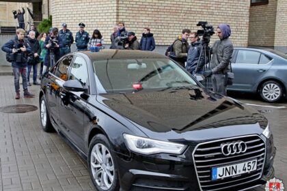 Lietuvos keliuose pasirodys naujas, skiriamaisiais ženklais nežymėtas policijos automobilis, kuris automatiškai nustatys pažeidimą.