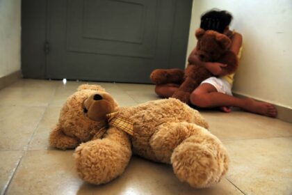 Prokuratūroje baigti tikrinti visi pernai bei šiemet nutraukti arba nepradėti ikiteisminiai tyrimai, kuriuose buvo kilę įtarimų dėl smurto prieš mažamečius.