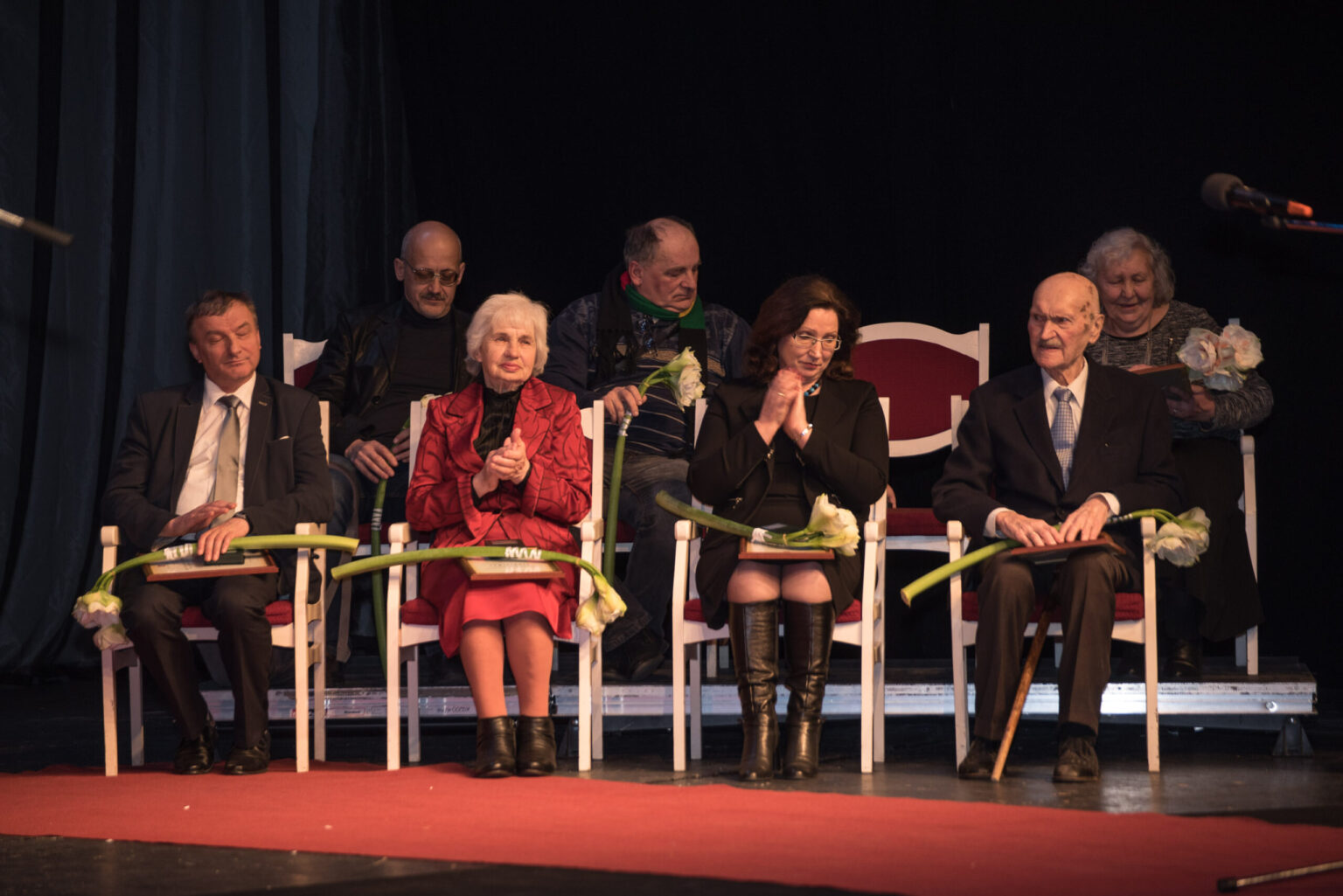 Į Panevėžio J. Miltinio dramos teatrą ketvirtadienį susirinko būrys Lietuvos šviesuolių, kurie visomis išgalėmis stengiasi dėl valstybės ateities.