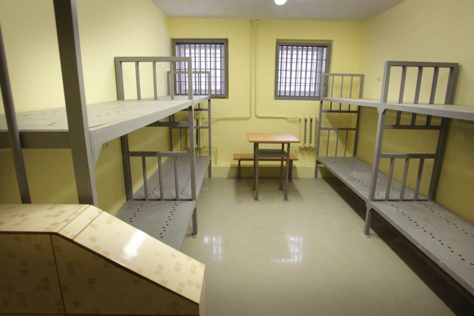 Ką pamanytumėte vieną dieną sulaukę policijos pranešimo apie paskirtą baudą už tai, kad girtas siautėjote alaus bare, nors tądien blaivus sąžiningai triūsėte savo darbo vietoje ir nė nenutuokiate, kur tas baras yra?