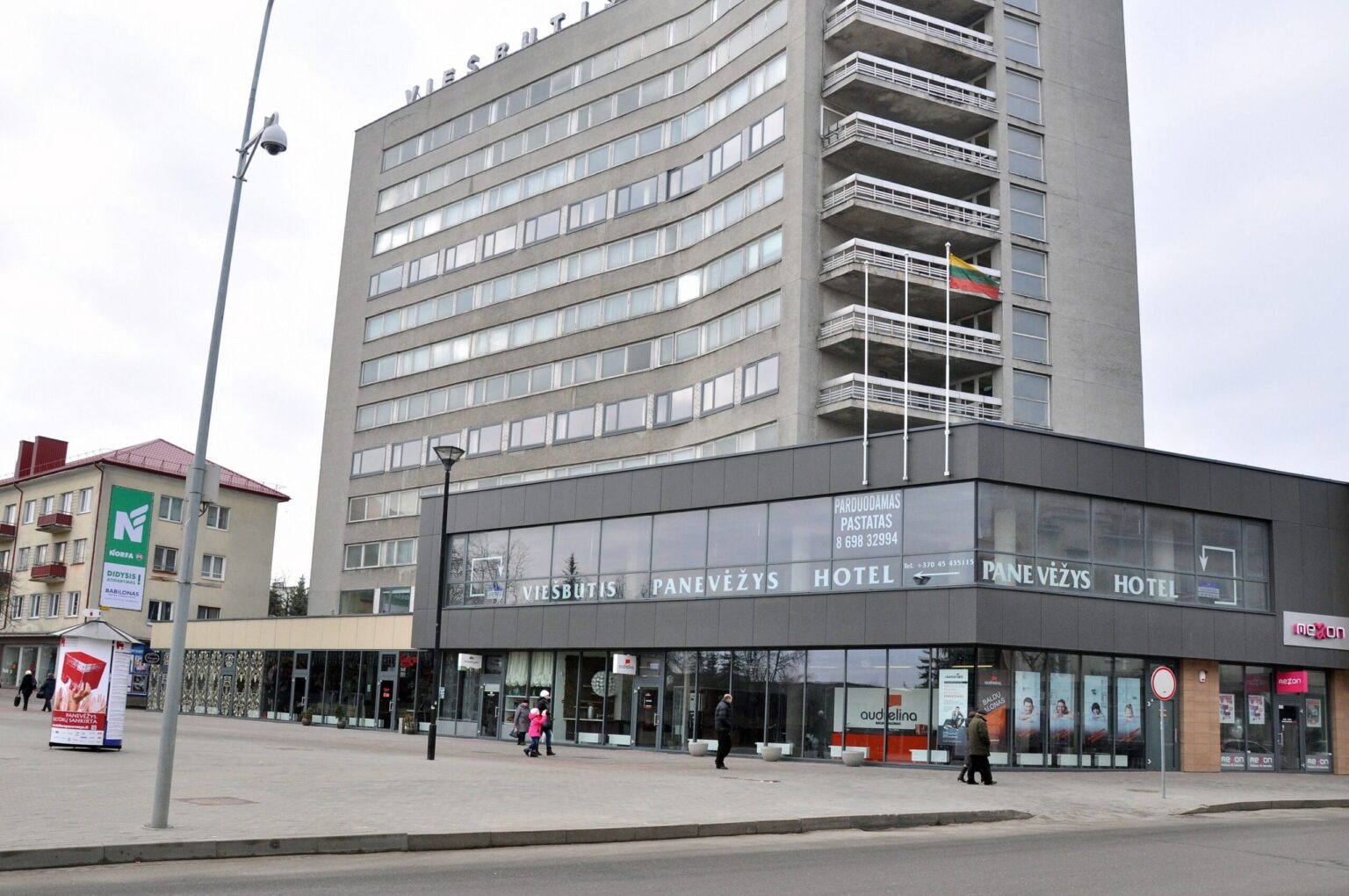 Verslininkai iš Indonezijos prakalbo apie planus Panevėžyje įkurti rytietišką pramogų centrą. Viena galimų vietų – dabar apmiręs viešbutis „Panevėžys“.