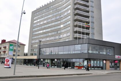 Verslininkai iš Indonezijos prakalbo apie planus Panevėžyje įkurti rytietišką pramogų centrą. Viena galimų vietų – dabar apmiręs viešbutis „Panevėžys“.