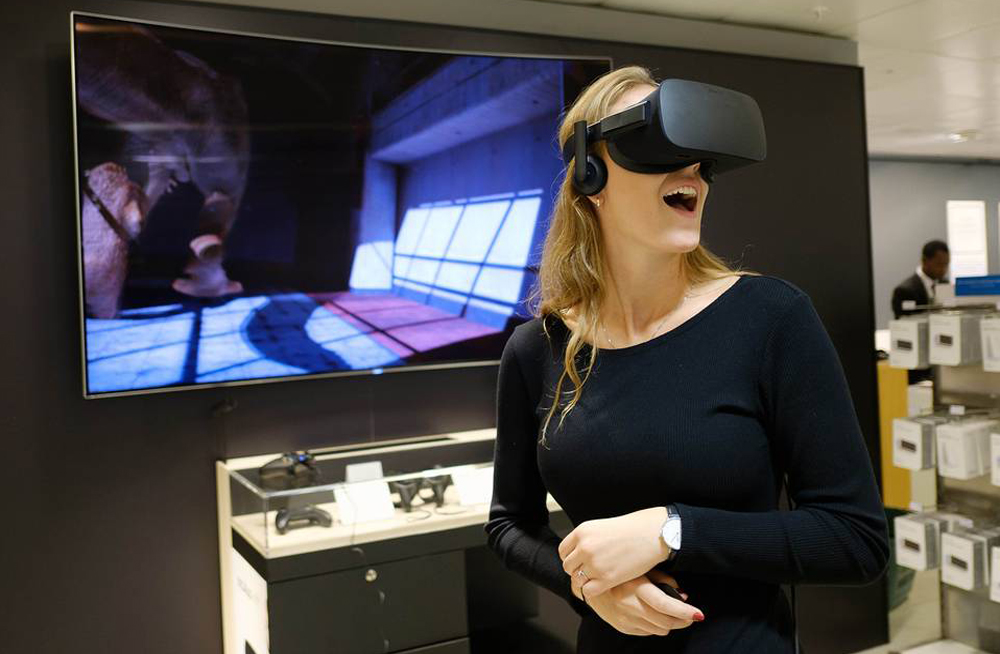 Panevėžio apskrities Gabrielės Petkevičaitės – Bitės bibliotekoje virtualios realybės akiniai nuotykių ieškotojams leis nusikelti į senovės pasaulį.