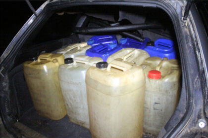 Ketvirtadienio paryčiais Panevėžio rajone patruliavę policijos pareigūnai užčiuopė degalų vagystę.