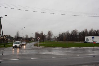 Dešimtmetį trunkančiam ramaus Rožyno kvartalo gyventojų mūšiui su valdžia dėl suprojektuotos naujos Jurginų gatvės vėl gresia suliepsnoti visu smarkumu.