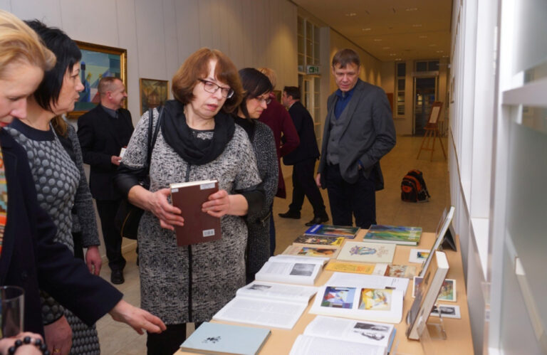 Dailininką K. Šimonį padėjo pažinti kupiškėnai