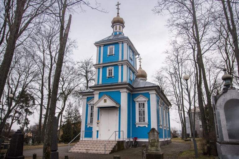 Vargu ar gali praturtėti ir būti laimingas žmogus, išdrįsęs pasigviešti cerkvėje esančias vertybes.