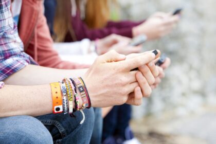 Panevėžio mokiniams žadama, kad jau netrukus jie knygas galės skaityti mobiliuosiuose telefonuose, planšetėse ar tradiciniuose kompiuteriuose.