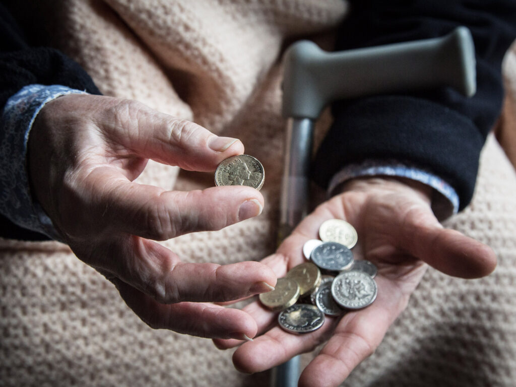 Kalbos apie neaiškią šiandien dirbančiųjų ateitį netyla, o itin mažos pensijos – opi problema ne tik Lietuvoje, bet ir visoje Europoje.