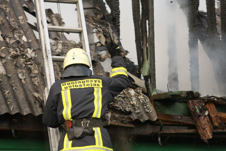 Jei ne kaimyno rūpestis, 65-erių Mikėnų gyventojo šiandien gal ir nebebūtų tarp gyvųjų. Jis nuo ugnies išgelbėjo neblaivų namo šeimininką.